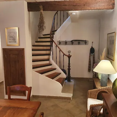 La Maison Provencale La Roquebrussanne